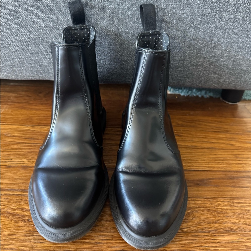 Dr. Martens Flora Smooth Chelsea Boots Black Womens Size 8